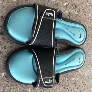 Nike Shoes - Women’s NIKE cushioned slide sandals Nike Shoes - Women’s NIKE cushioned slide sandals